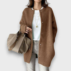Teresa – Weicher Wollcardigan mit eleganter Linie in Karamell