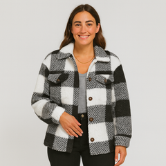 Clara | Stilvolle Strickjacke für Damen mit Knöpfen in Schwarz