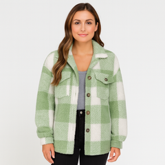 Clara | Stilvolle Strickjacke für Damen mit Knöpfen in Hellgrün