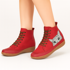 Leonore | Winterstiefel mit Katzenmuster in Rot