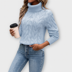 Rollkragenpullover – Umarmung der Wärme und Eleganz in Hellblau