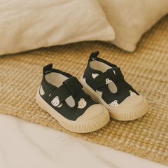 StrideFree Kinder-Minimalschuhe – Leichte Barfußschuhe für natürliches Spielen in Schwarz