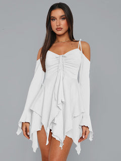 Clara – Schulterfreies Sommerkleid für Damen im Lagenlook in Weiss