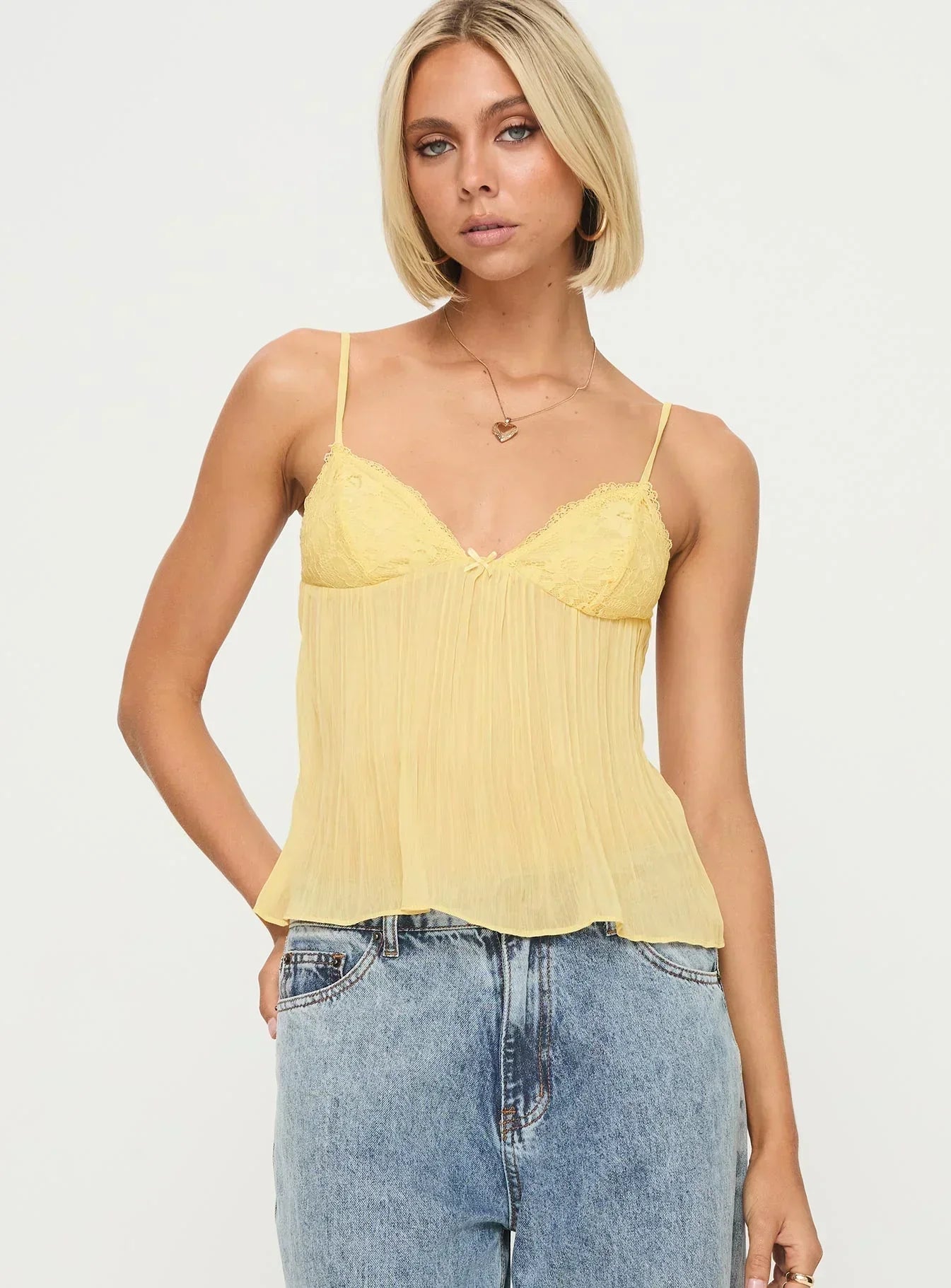 Clara – Spitzentop Damen Elegant Und Feminin