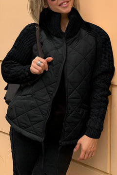 ANIYA™ | Gestrickte Patchwork-Jacke mit Reißverschluss in Schwarz