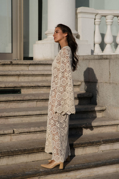 Fina | Langärmeliges Kleid mit Spitzenbestickung