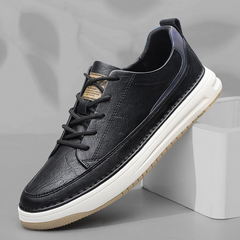 Klassische Leder-Sneakers in Schwarz