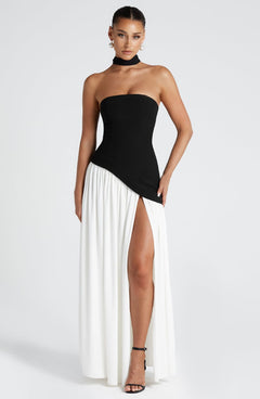 Lina | Damen Bandeau Seitenschlitzen Hochzeitsgastkleid in Schwarz