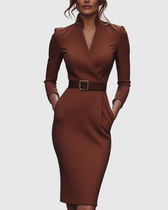 Elegantes Midikleid mit Wickelausschnitt für Damen - Vielseitig und Stilvoll in Ziegelrot