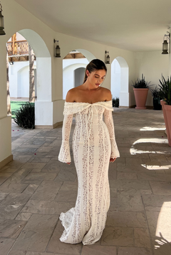 Yara | Schulterfreies Spitze Maxikleid in Weiß