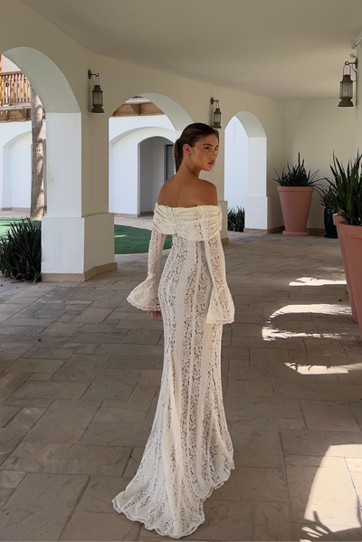Yara | Schulterfreies Spitze Maxikleid