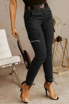 Moderne Cargo Damen Hose in Schwarz