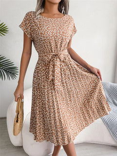 Pepper - Plisseekleid mit Blumenmuster in Braun