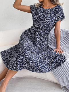 Pepper - Plisseekleid mit Blumenmuster in Tiefblau