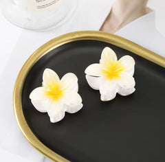 Micara - Blumenklammern - Haarschmuck in Weiß