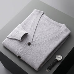 Lucian – Die stilvolle & vielseitige Herren-Strickjacke in Grau