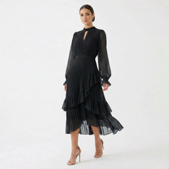 Kiana - Skulpturales Plissee-Abendkleid in Schwarz