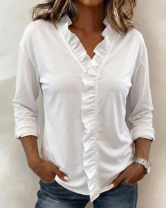 Maeryn - Premium Rüschen-Shirt mit V-Ausschnitt in Weiß