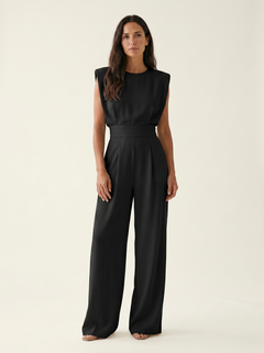 Pippa - Figurformender Jumpsuit in Schwarz