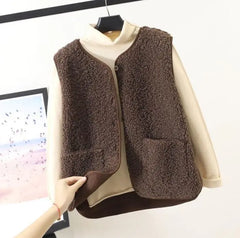Dione - Gemütliches Weste - Herbst Layering in Khaki dunkel