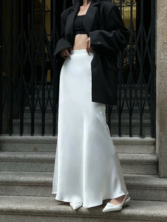 Astrid | Femininer langer Minirock in Weiß