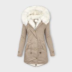 Ivanelle – Winterjacke mit Fellkapuze in Beige