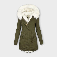 Ivanelle – Winterjacke mit Fellkapuze in Grün