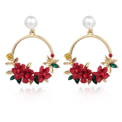 Blumen- und Perlenohrringe in Gold in Rot