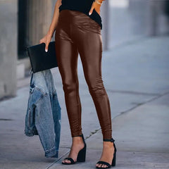 Schwarze Kunstleder-Leggings mit hoher Taille in Rot