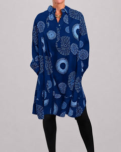 Lacie - Legeres Kleid mit Kragendetail in Blau