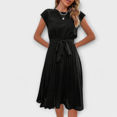 Claire | Lässiges Plisseekleid in Schwarz