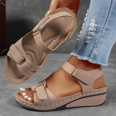 Selina | Zeitlose Sandalen Damen für stilbewusste Frauen in Beige