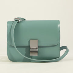 Klassische Damen-Schultertasche mit Überschlag aus echtem Leder in Meerblau