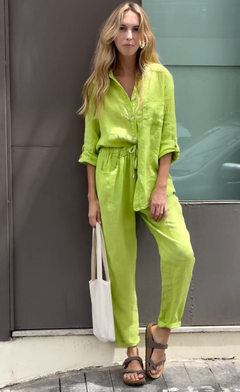 Marjan™ | Elegantes zweiteiliges Leinenhemd und Hosenset in Hellgrün