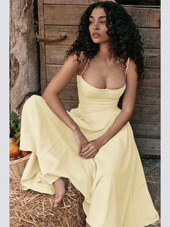 Laura- Elegantes Midi Abendkleid mit Plisseesaum in Gelb