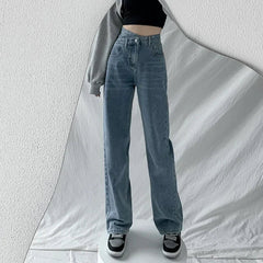 Laura | Entspannte Mom Jeans mit weitem Bein in Hellblau