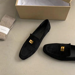 Malou® | Britische Schuhe aus leichtem Wildleder in Schwarz