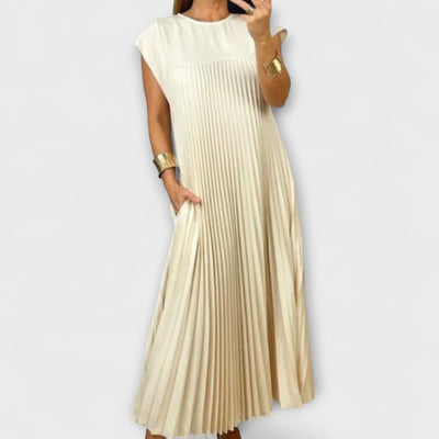 Zairelle – Elegantes Faltenkleid