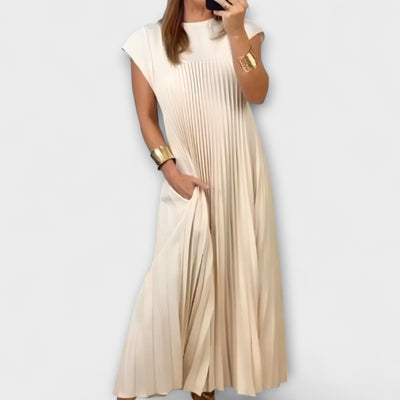 Zairelle – Elegantes Faltenkleid