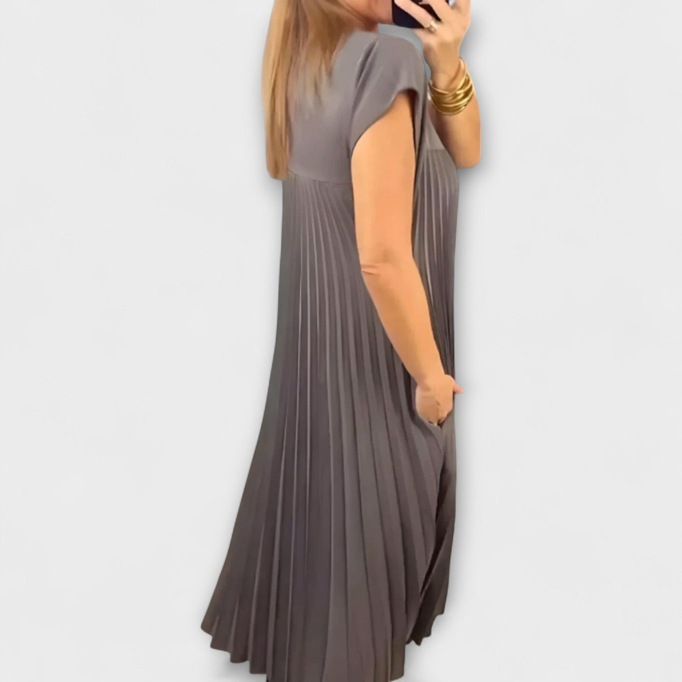 Zairelle – Elegantes Faltenkleid