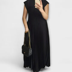Zairelle – Elegantes Faltenkleid in Schwarz