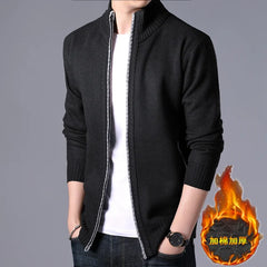 Zip-Dickstrickjacke in Schwarz