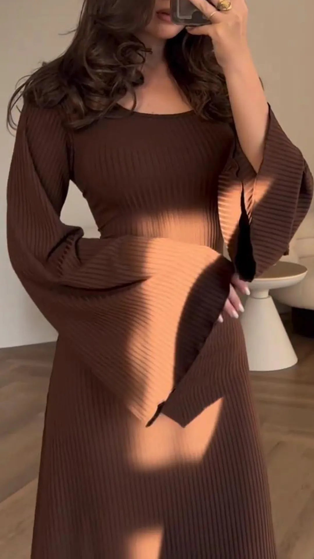 Margot- Elegantes Bodycon Maxikleid mit Schnürung