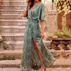Ivory – Boho-Maxikleid mit V-Ausschnitt und Gürtel in Grün