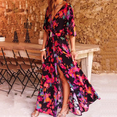 Vina - Stylisches bedrucktes Maxikleid mit Schlitz in Schwarz