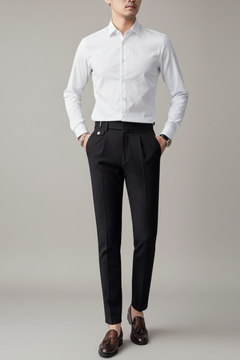 Theodore | Slim-Fit Bundfalten Anzughose in Schwarz