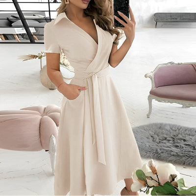 Demi - A-Linien-Kleid mit V-Ausschnitt