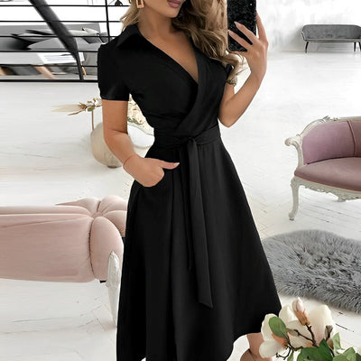 Demi - A-Linien-Kleid mit V-Ausschnitt