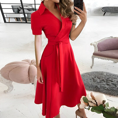 Demi - A-Linien-Kleid mit V-Ausschnitt