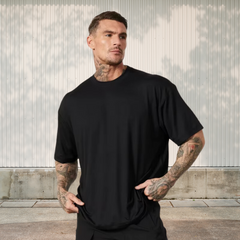 Jan | This Oversize Herren T-Shirt locker und lässig in Schwarz